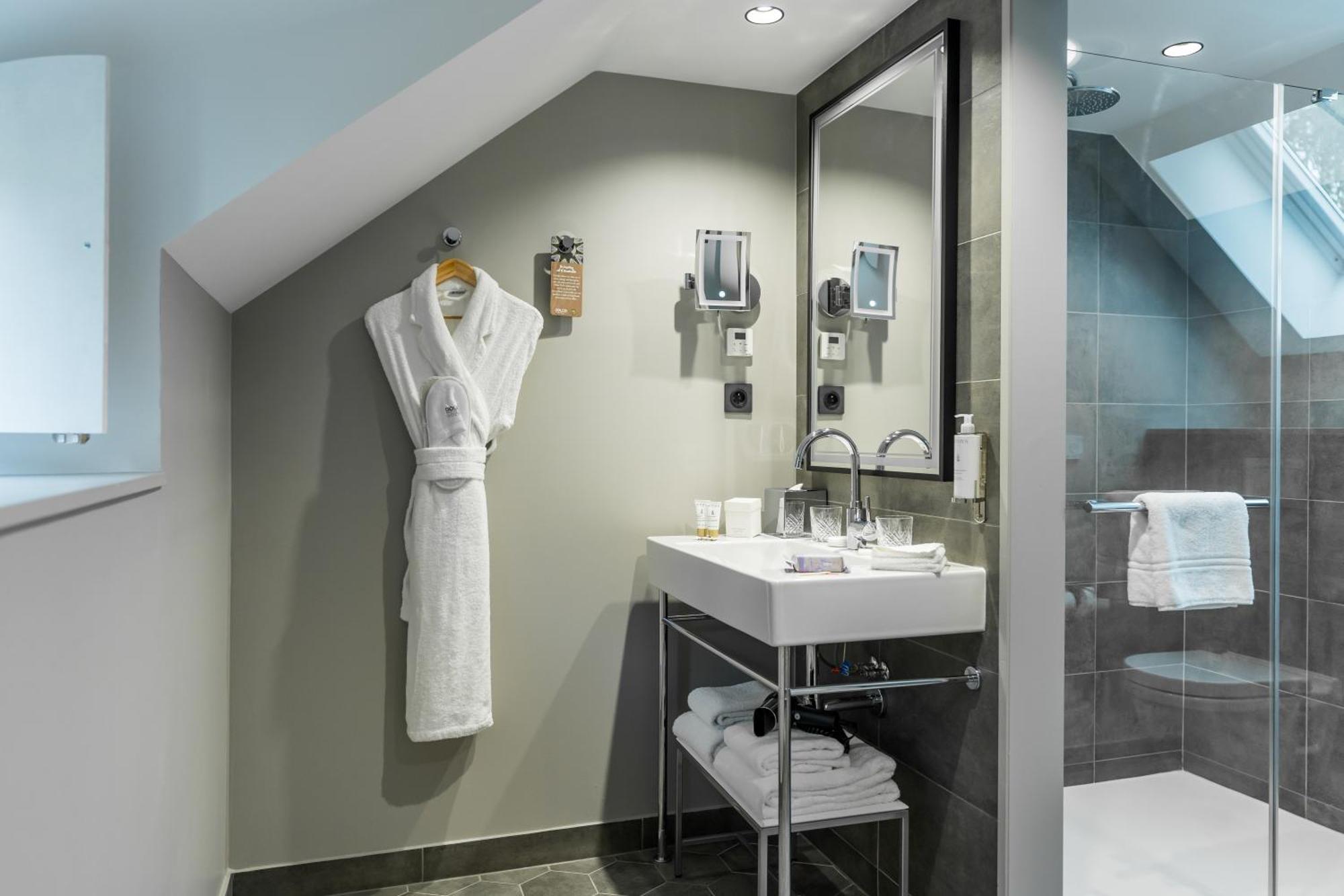Dolce By Wyndham Versailles - Domaine Du Montcel 茹伊昂若萨 外观 照片
