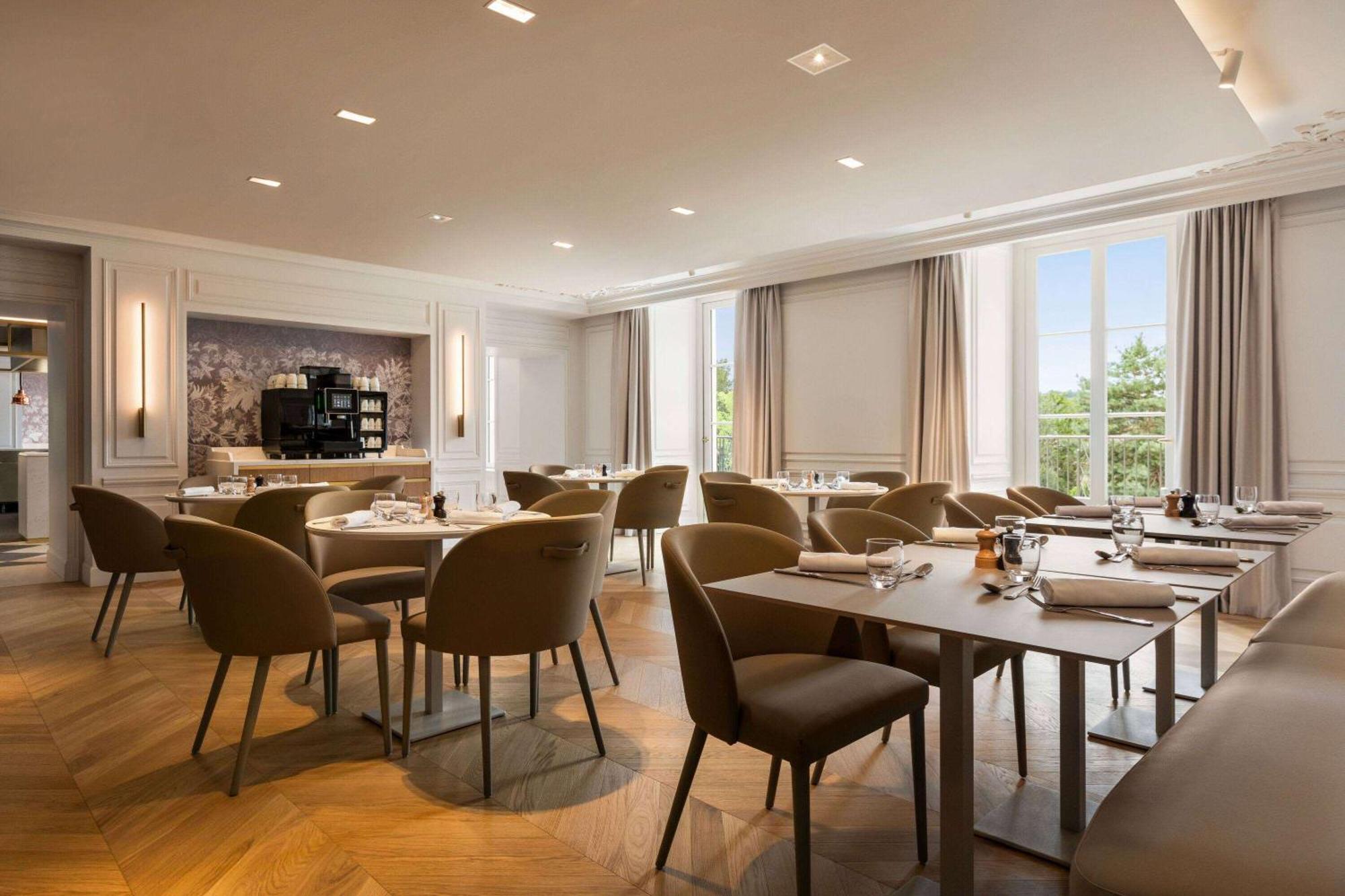 Dolce By Wyndham Versailles - Domaine Du Montcel 茹伊昂若萨 外观 照片