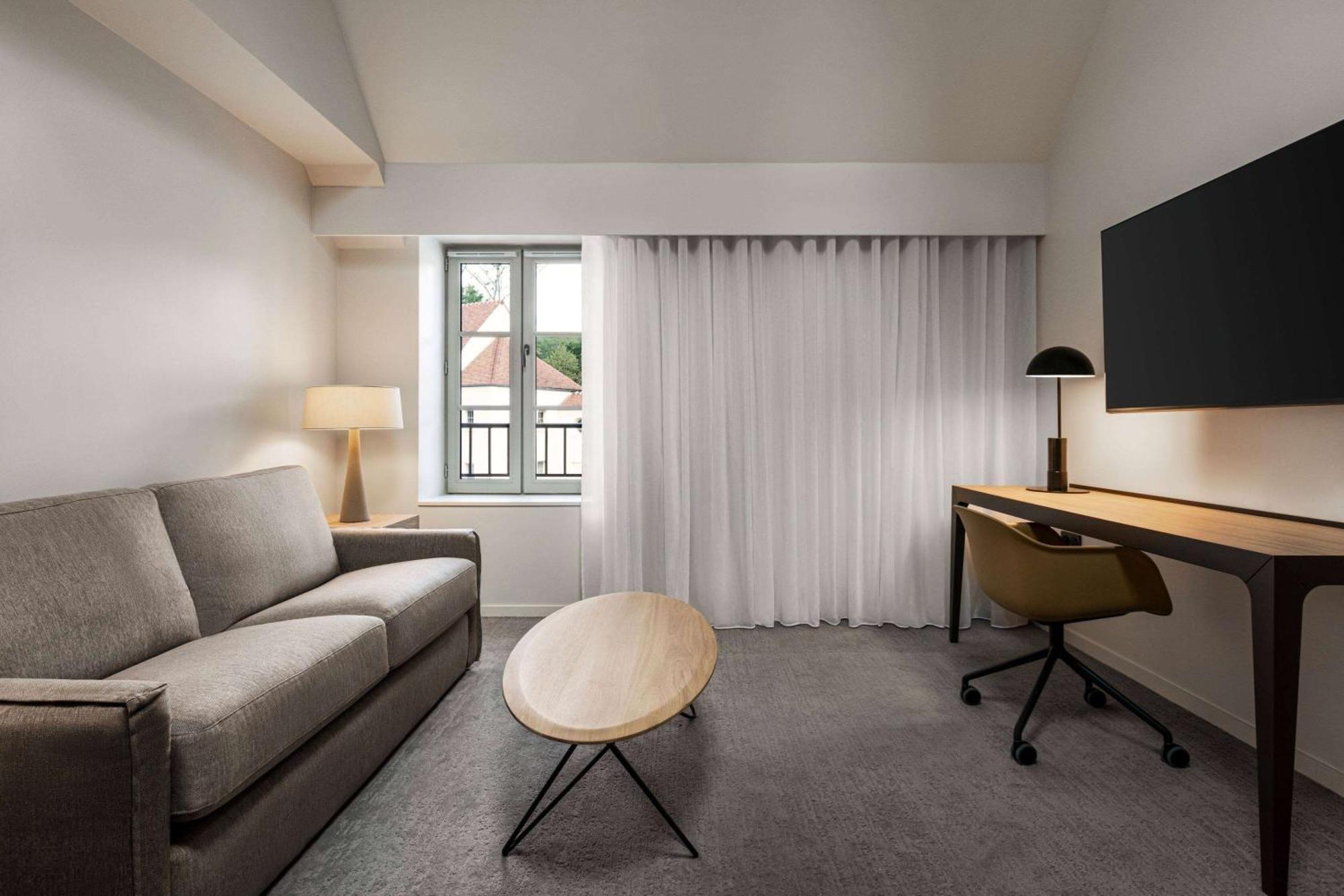 Dolce By Wyndham Versailles - Domaine Du Montcel 茹伊昂若萨 外观 照片
