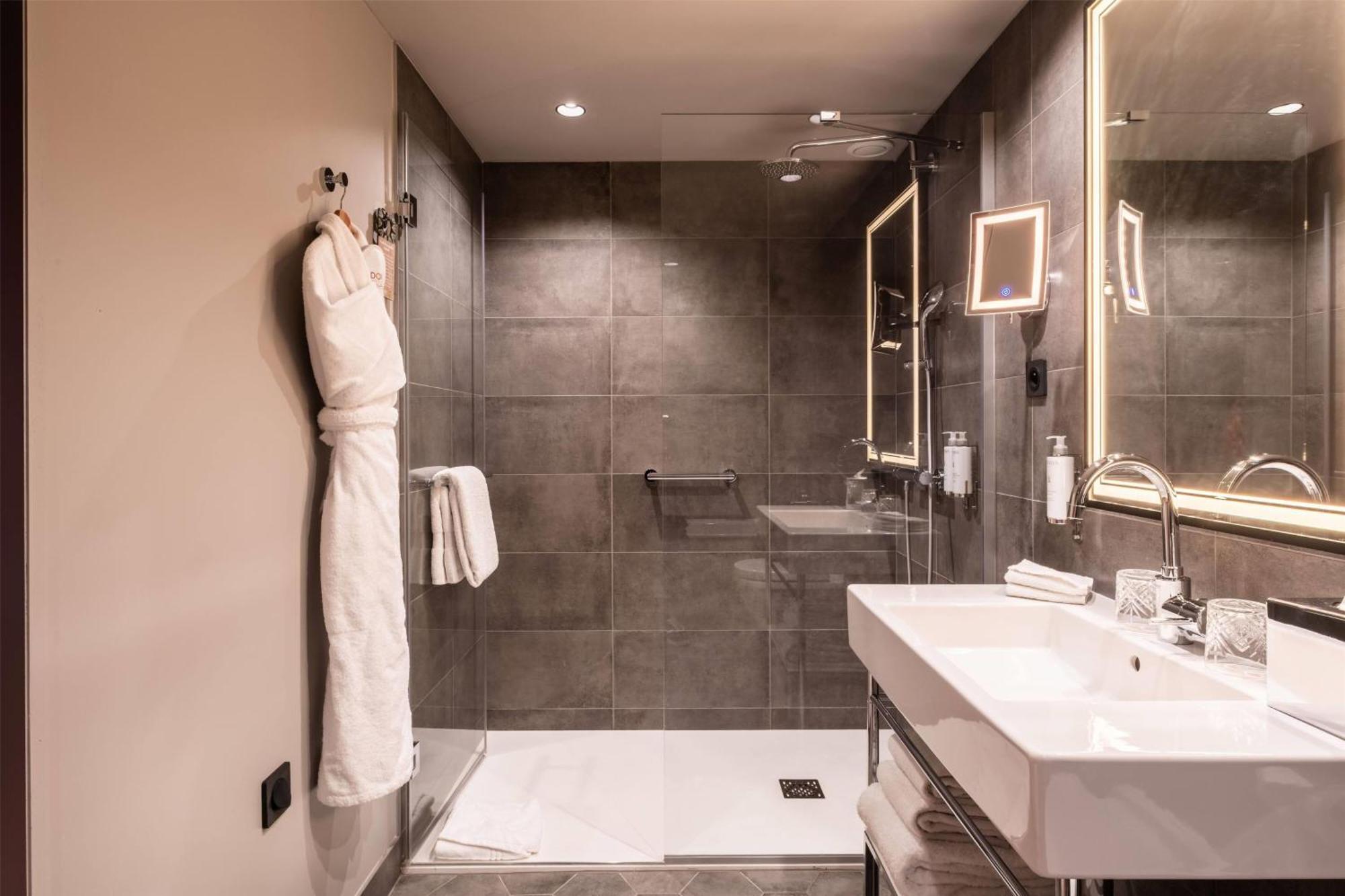 Dolce By Wyndham Versailles - Domaine Du Montcel 茹伊昂若萨 外观 照片